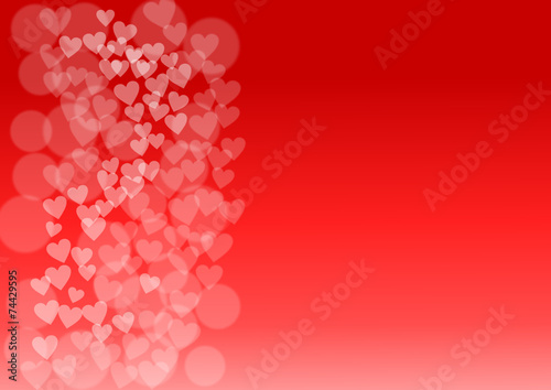 Kleine Herzen auf der linken Seite auf einem rotem Hintergrund