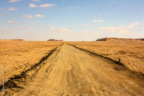 Egitto Deserto Sahara pista verso el Himeimat
