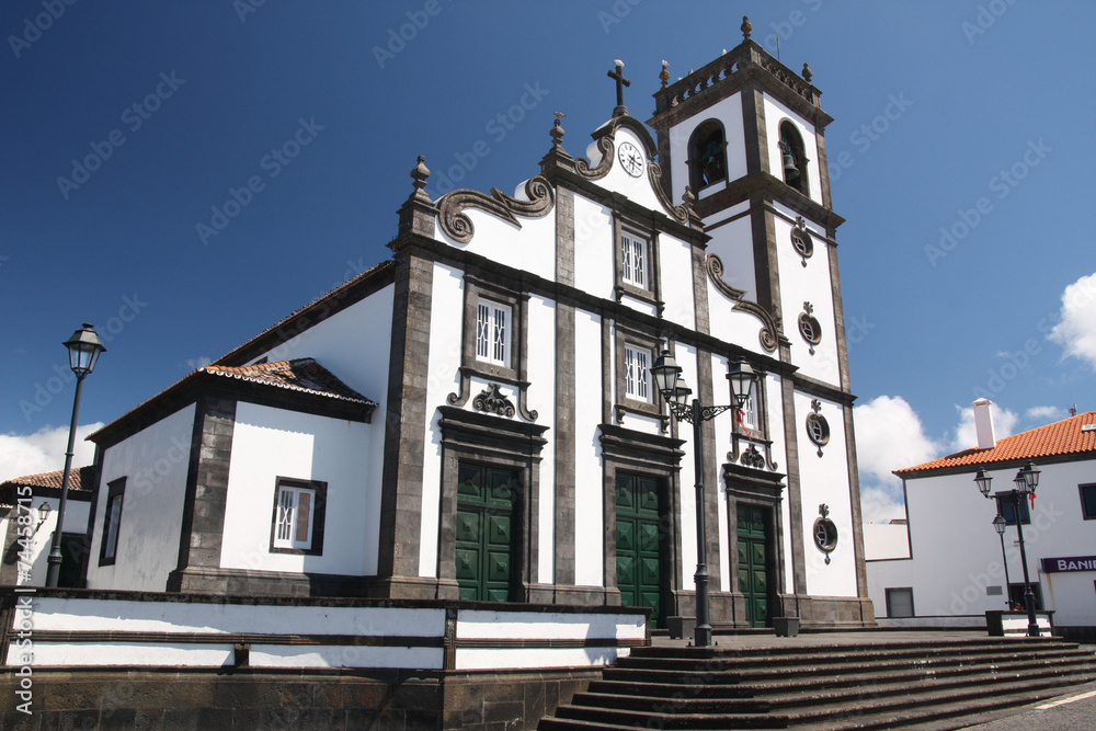 Açores - Sao Miguel - Perspective de l'église de Ribeira Grande