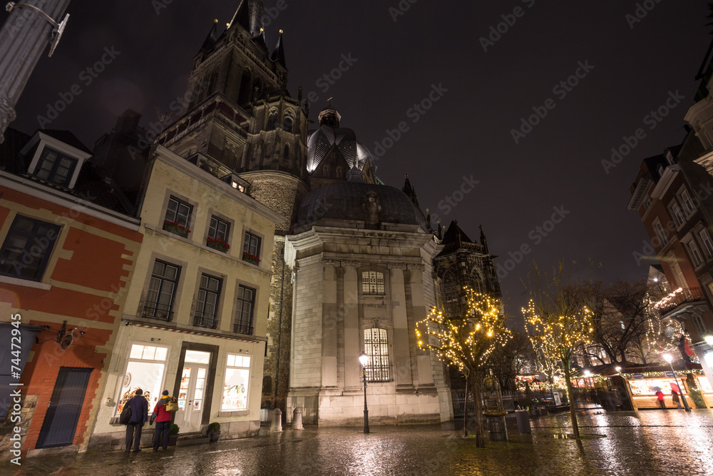 Obraz premium aachener dom at night