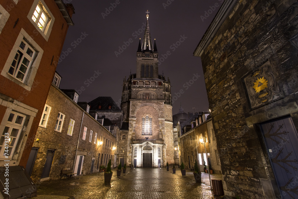 aachener dom at night