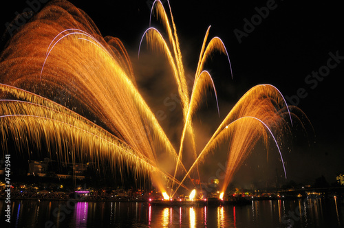 Canvas Print Abschlussfeuerwerk beim Frankfurter Museumsuferfest