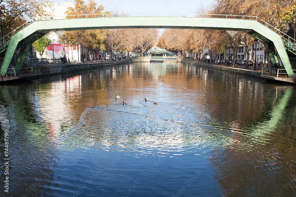 Naklejka premium Canal Saint Martin, Paris.