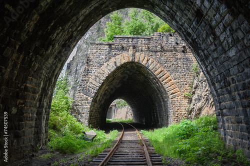 Cascade tunnel