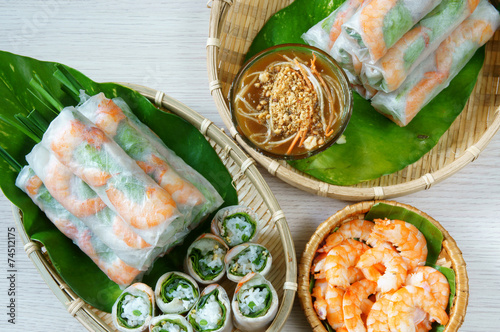 Vietnamese food, goi cuon, salad roll photo