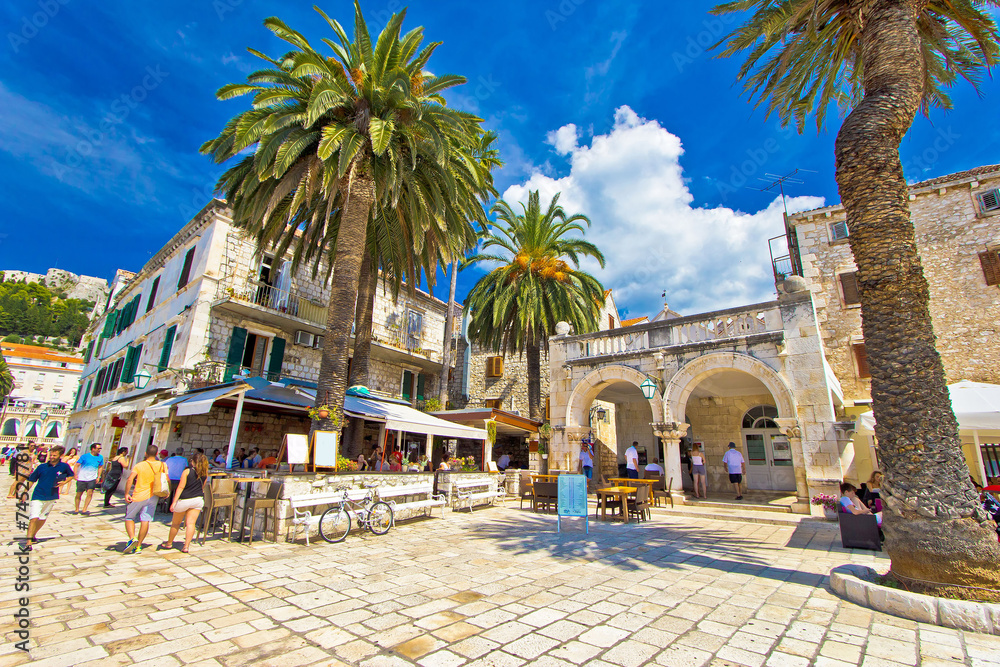 Fototapeta premium Town of Hvar palm promenade