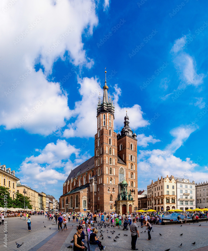 Obraz premium St. Mary's Church in a historical part of Krakow