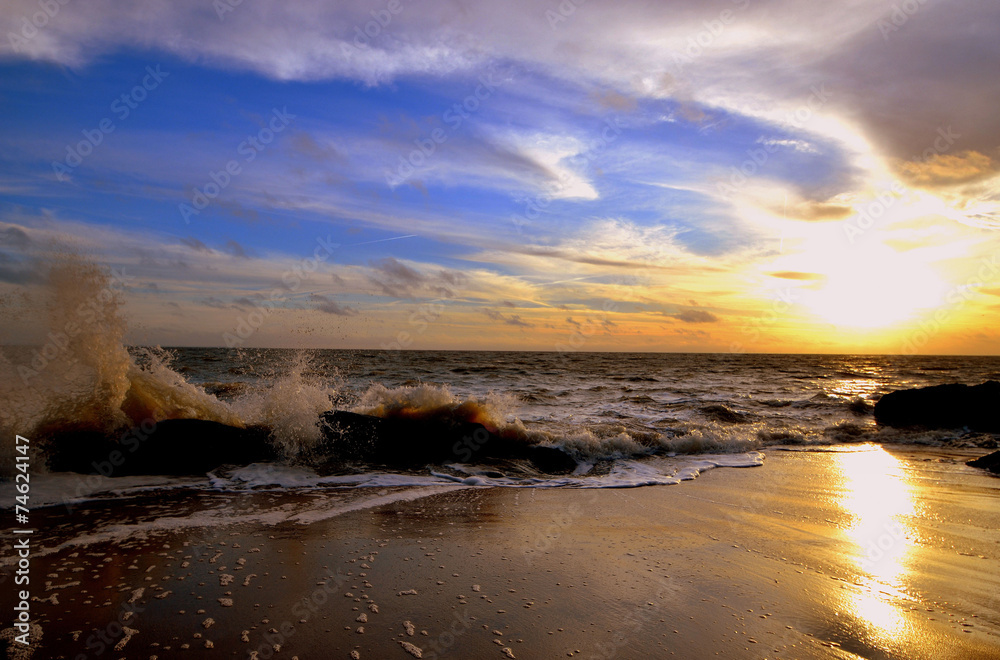 Obraz premium ressac de la mer sur les rochers