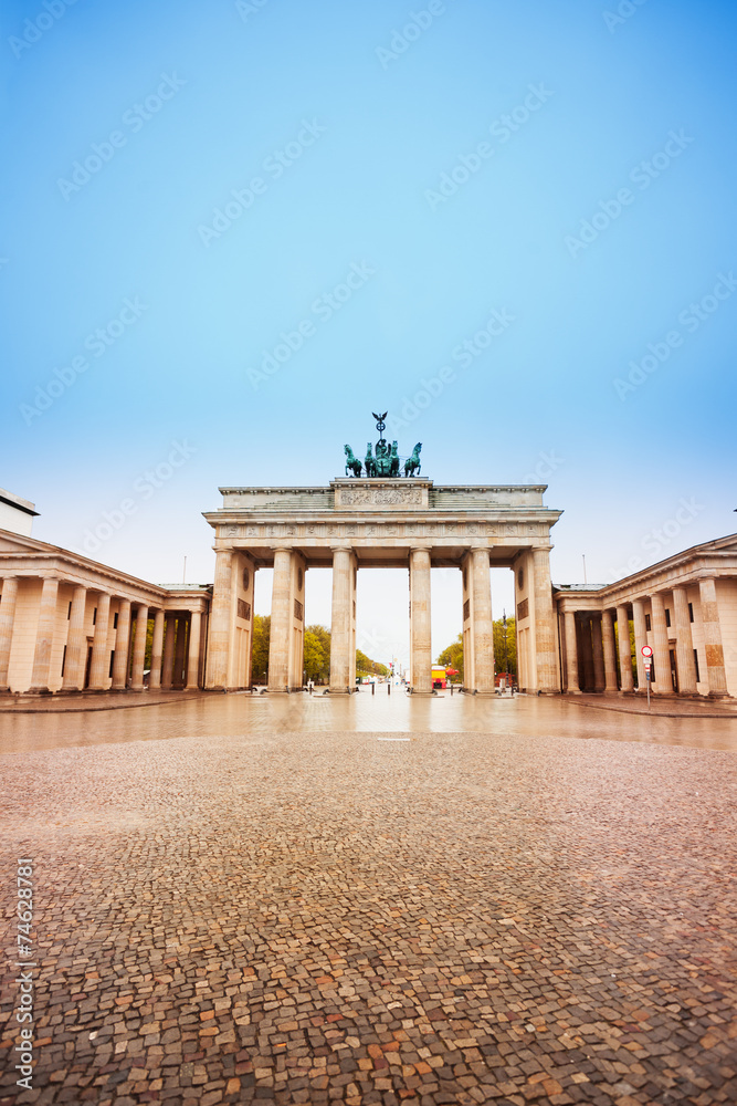 Fototapeta premium Pariser Platz and Brandenburger Tor in Berlin