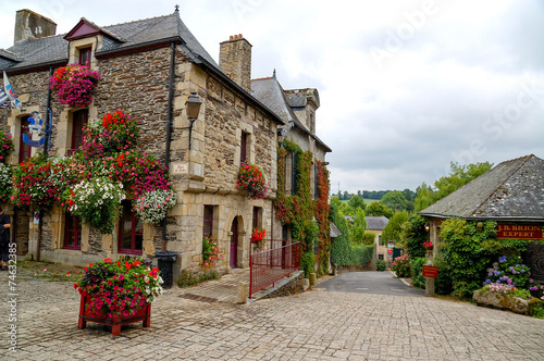 Foto Beautiful medieval town in Brittany.
