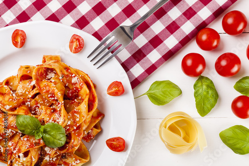 Pasta tagiatelle with tomato