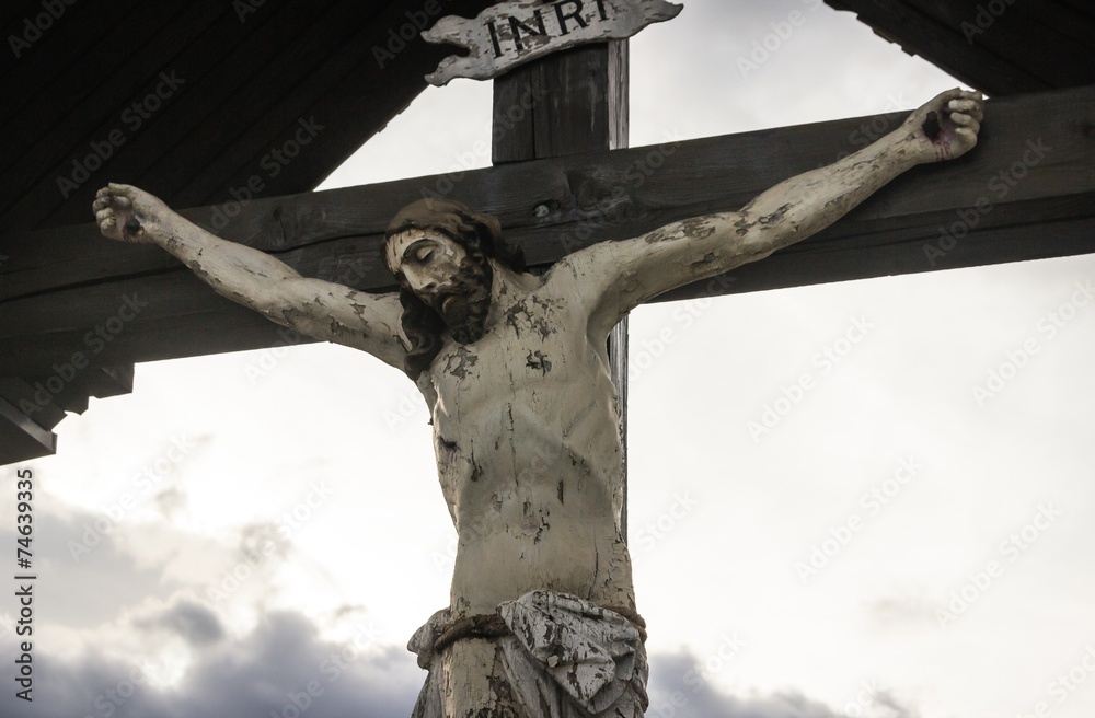 Jesusfigur am Kreuz - obrazy, fototapety, plakaty 