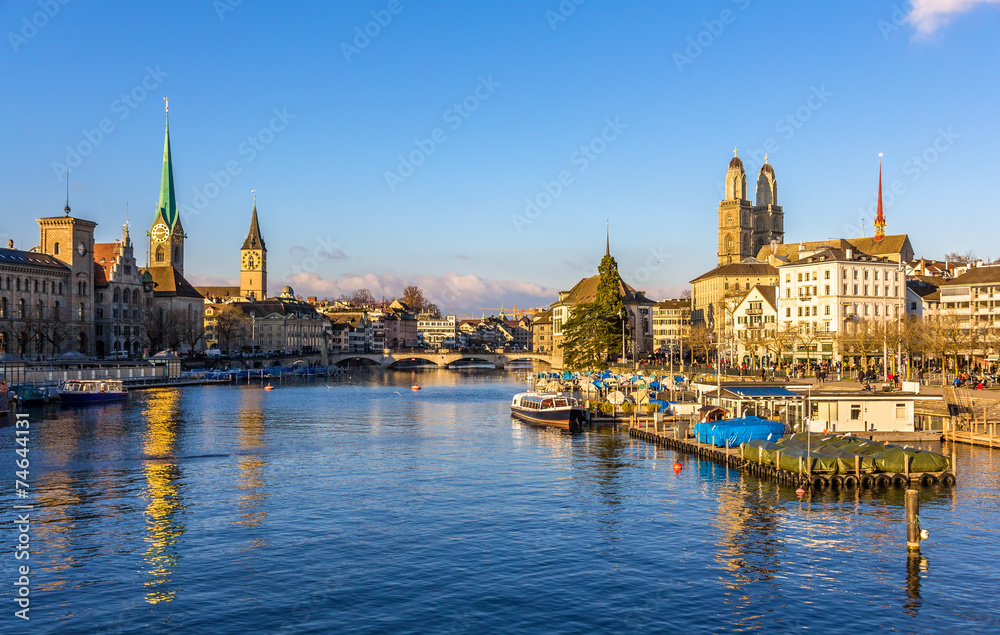 Obraz premium Buildings at the embankment of Zurich - Switzerland