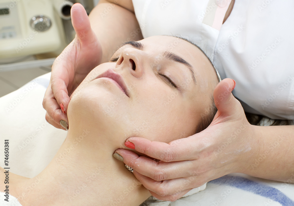 massage and facial peels at the salon cosmetics massage and facial peels at the salon cosmetics