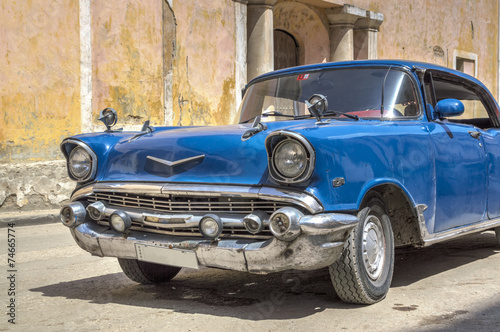 Classic american blue car in Old Havana, Cuba © Roberto Lusso