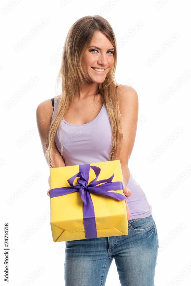 Mädchen mit Geschenk