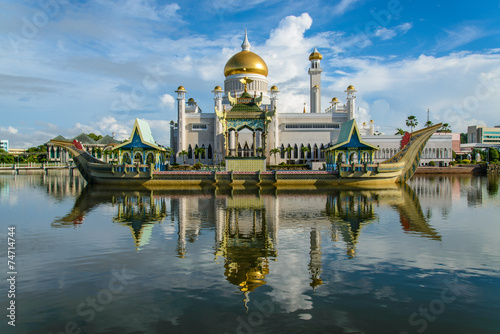 Sultan Omar Ali Saifuddin mosque, Brunei