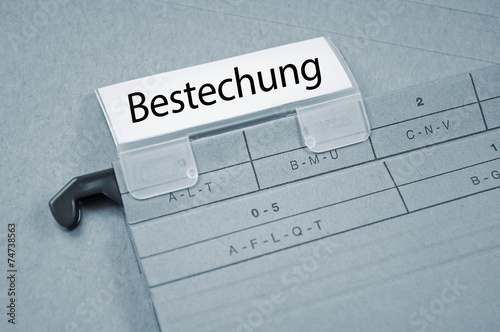 Ordner mit Bestechung