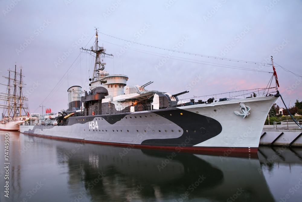Obraz premium Old destroyer in Gdynia. Poland