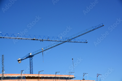 Foto gruas en una obra