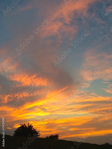 夕日に染まる雲 © amethyst