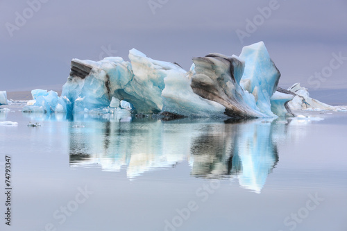 Reflet d'iceberg en Islande © rodhan