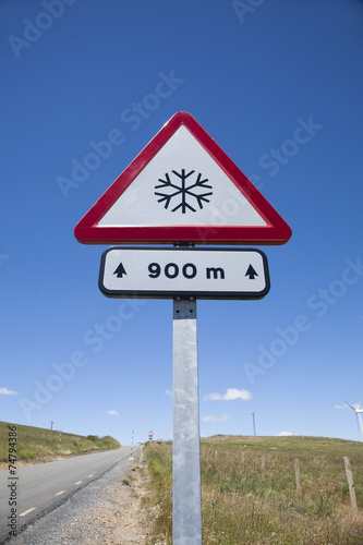 snow dangerous road signal