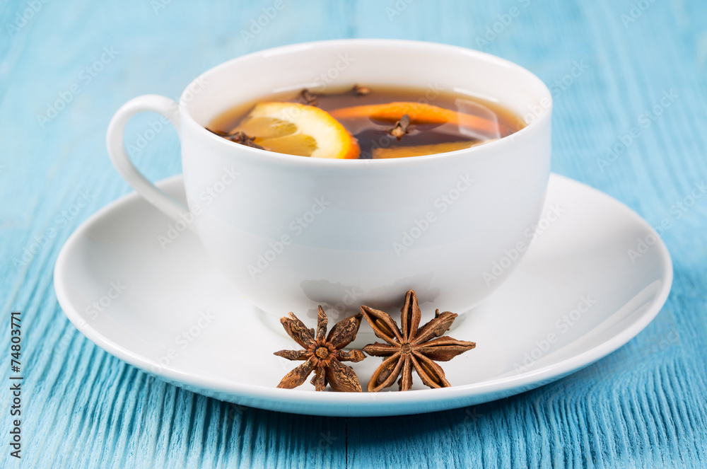 Aromatic tea with cloves Aromatic tea with cloves