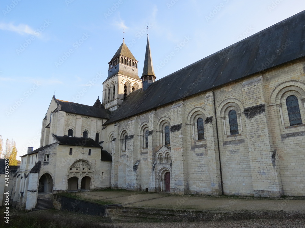 Maine-et-Loire - Abbatiale de Fontevraud - Façade Nord
