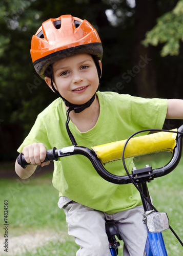 Child cyclict cycling
