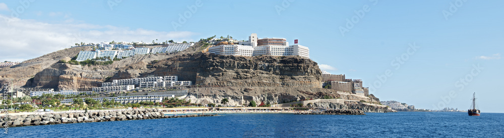 Hotelanlage an der Steilküste von Puerto rico