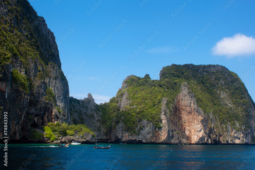 Fototapeta premium Island of Phi Phi Leh in Thailand