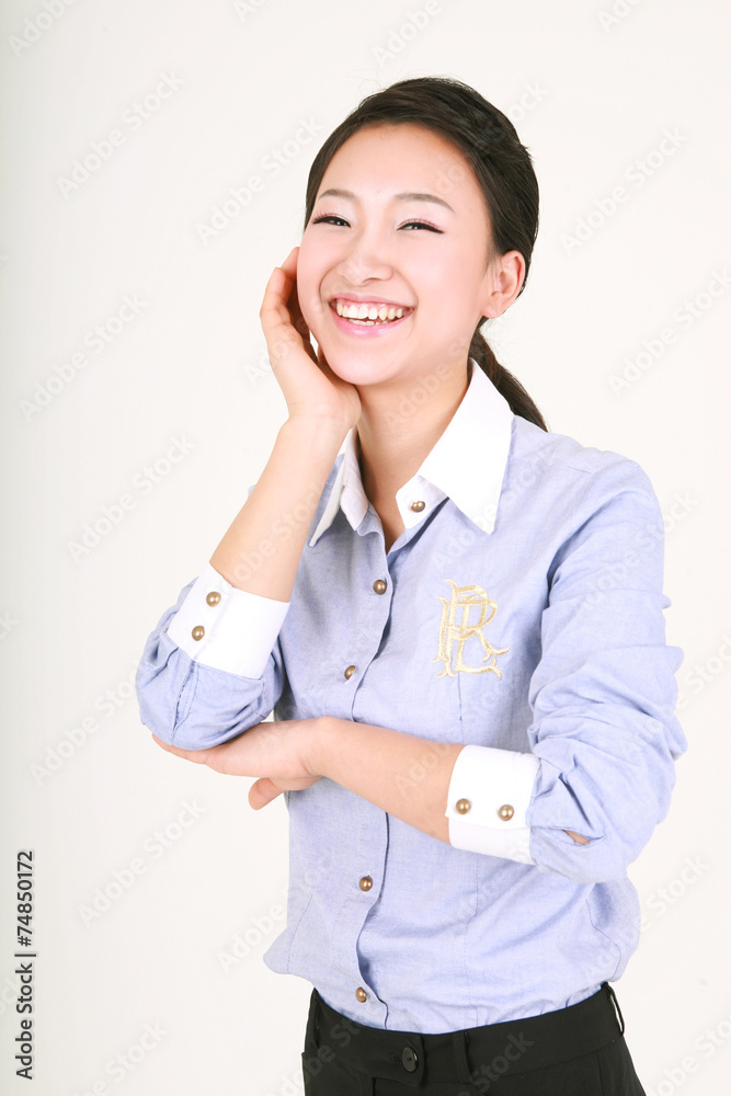 서서 제스처를 취하는 두 명의 아시안 비즈니스 여성
