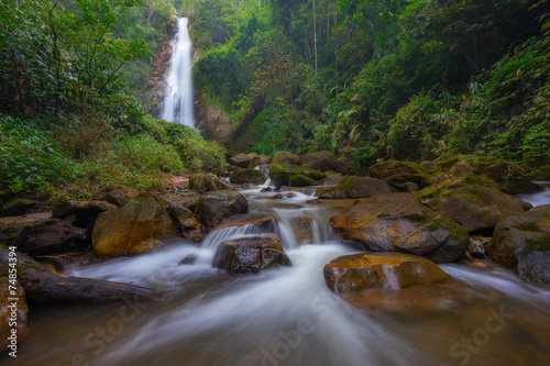 Valokuvatapetti Khun Korn waterfall