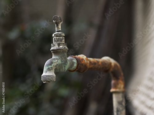 Weathered faucet, verwittereter Wasserhahn