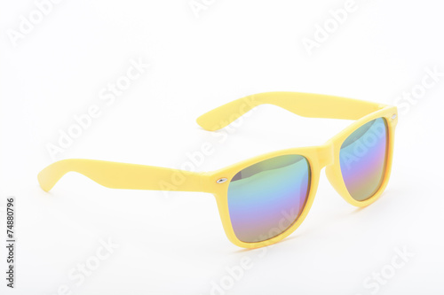 Gafas de sol de color amarillo