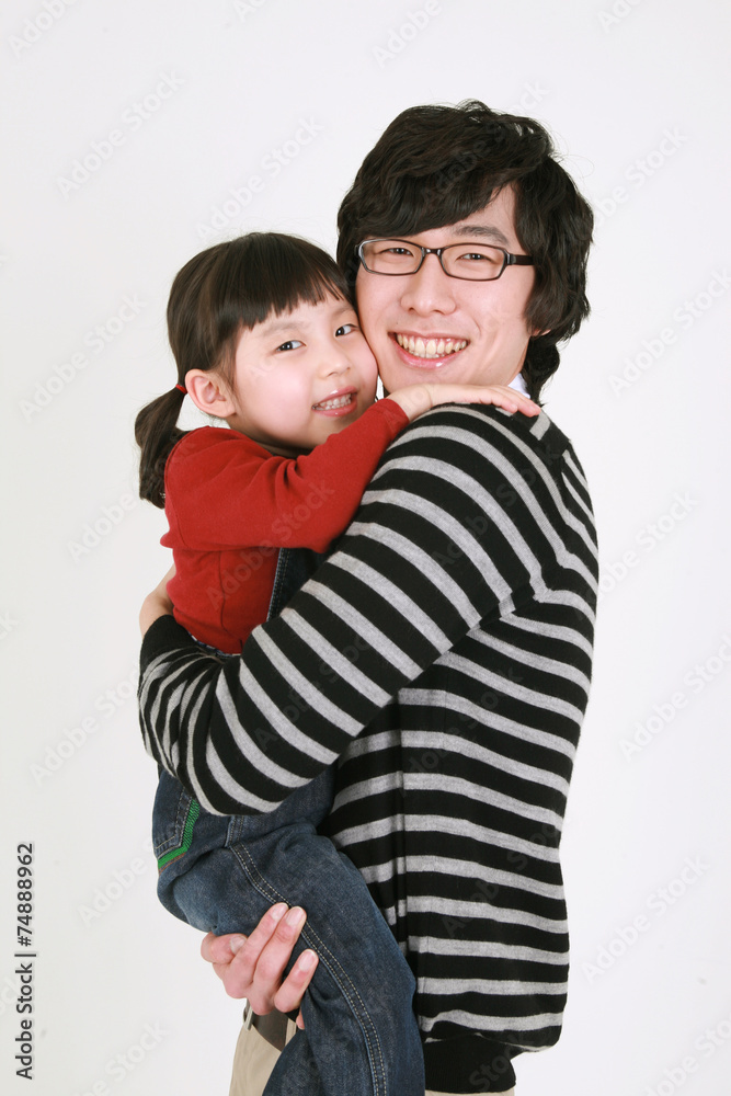 젊은 부부와 여자아이 젊은 부부와 여자아이