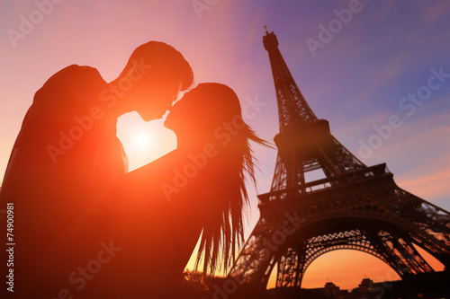Romantic lovers with eiffel tower © ryanking999