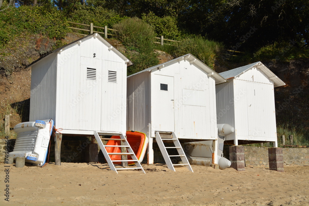 trois cabines de bain sur la plage de Noirmoutier