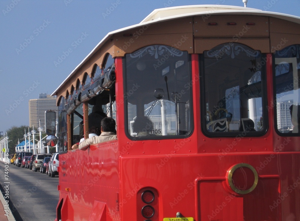 St. Petersburg, Roter Trolley von hinten