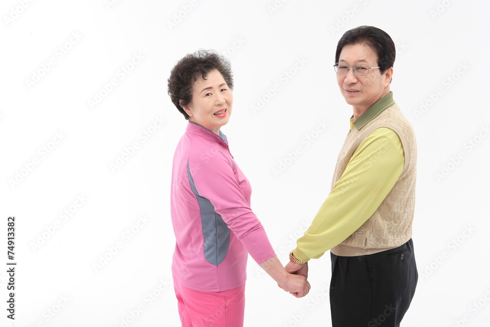 스튜디오 안에서 노부부