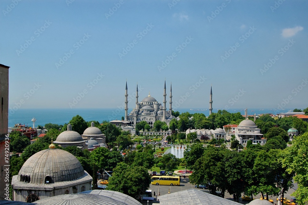 Naklejka premium Blue Mosque Istanbul-Sultanahmet from Hagia Sophia minaret
