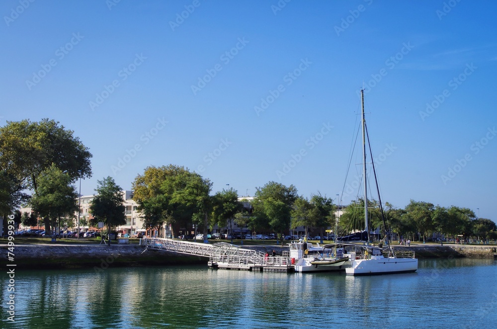 Catamaran à la Rochelle