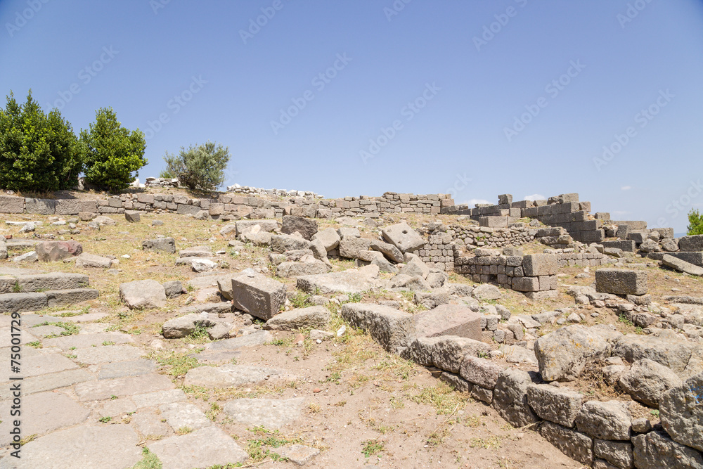 Remains in the archaeological zone of the Acropolis of Pergamon