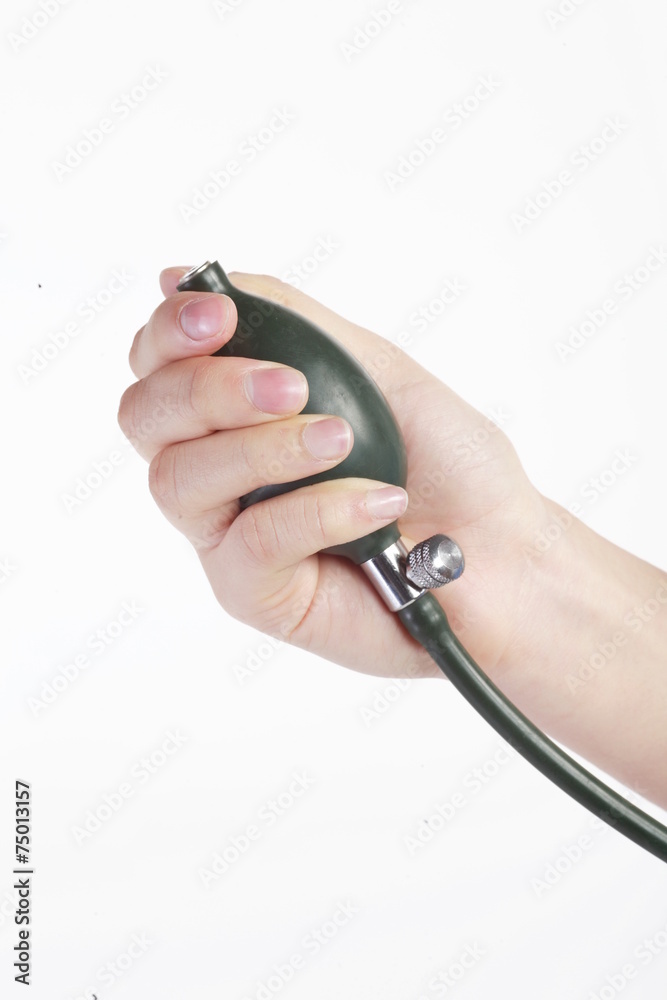 스튜디오 안의 의사와 간호사 및 직원