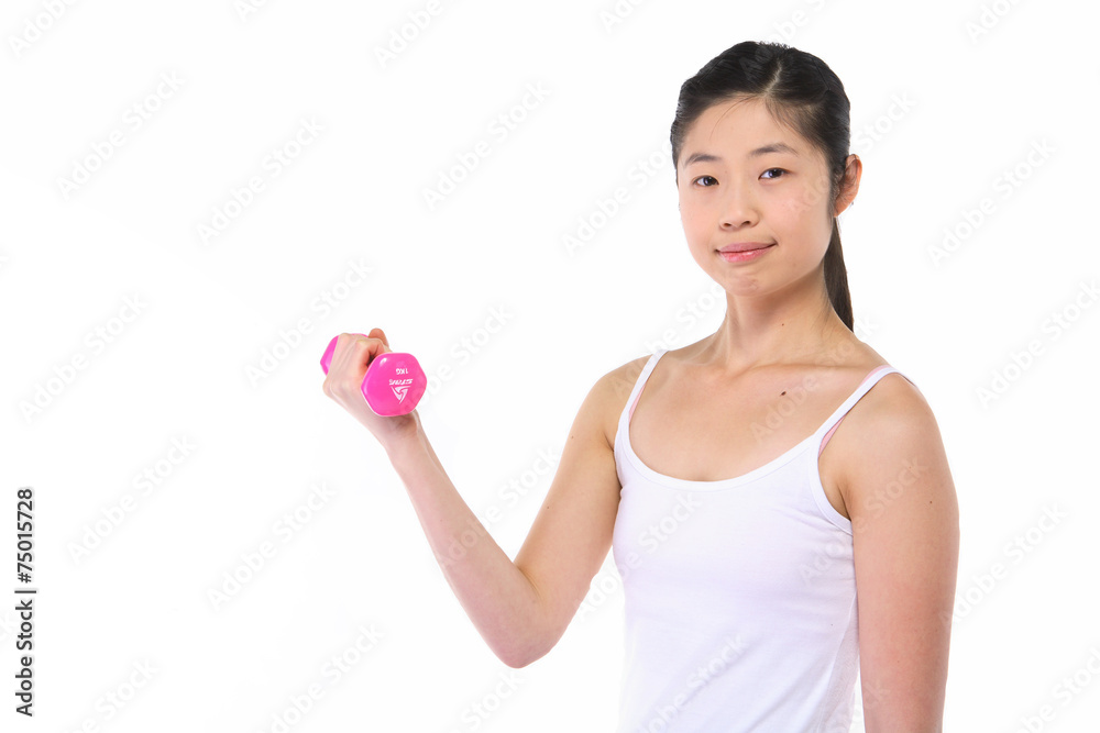 요가 하는 젊은 동양 여성