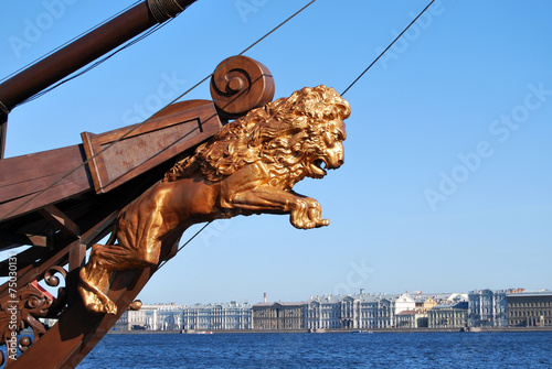 Лев на корабле
