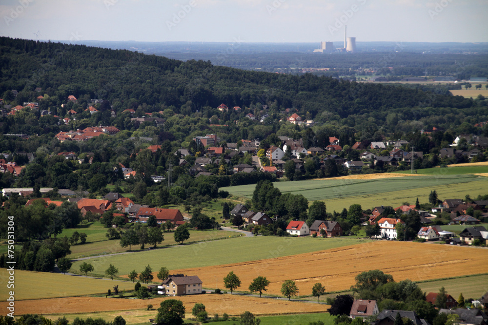 Blick nach Bad Eilsen mit Kraftwerk Heyden