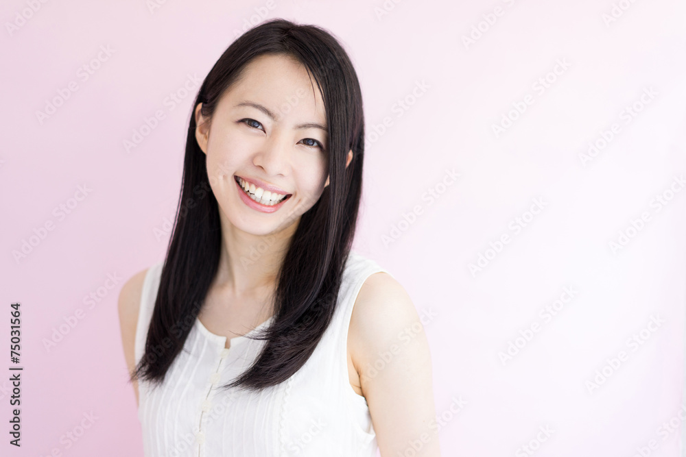 笑顔の女性 笑顔の女性