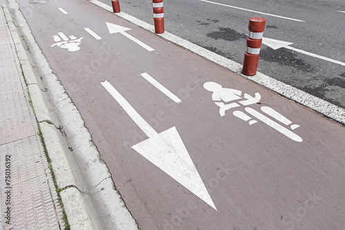 Ride a bike lane © esebene